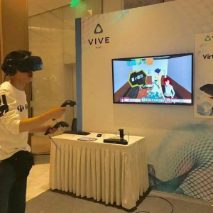 “女装直播”出圈记：一个日本资深宅男的VR社交尝试