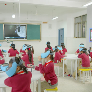 VR+课堂，智慧课堂让学生更乐学